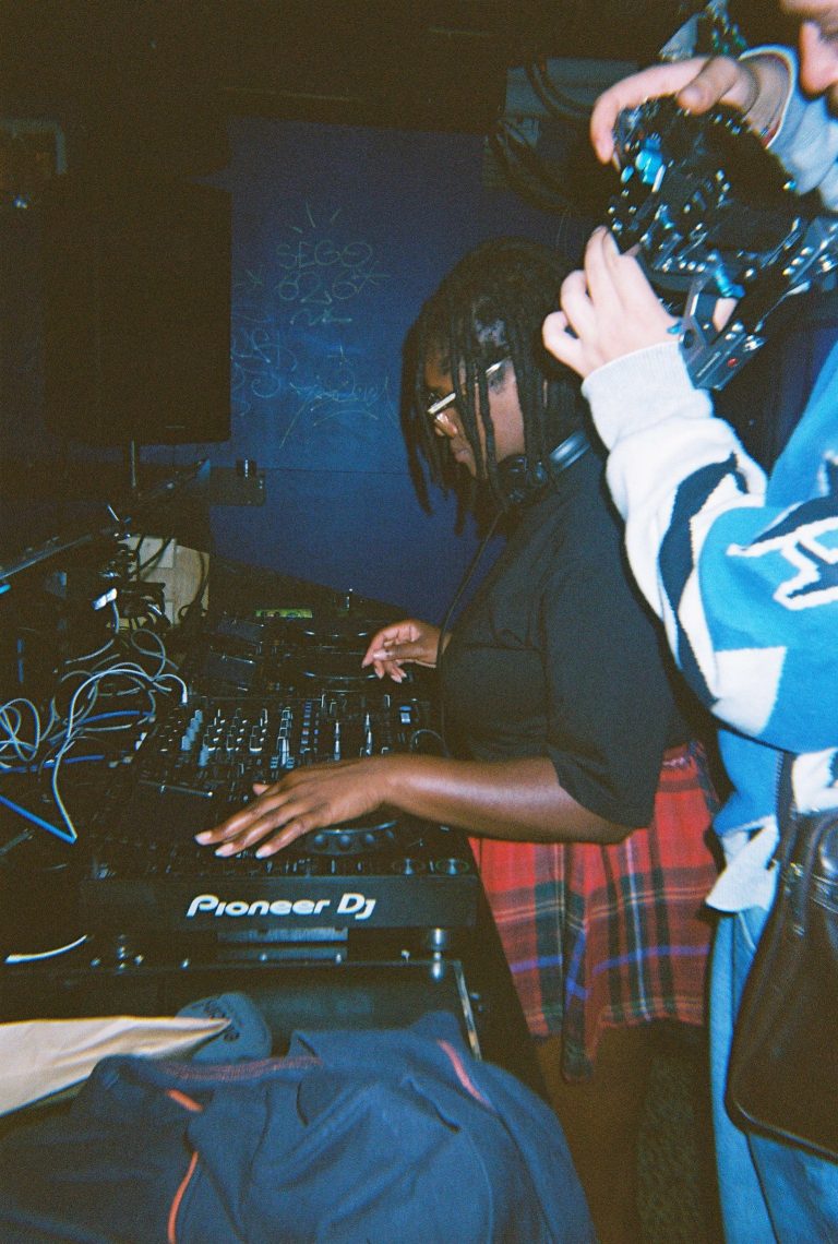 BTS Yessica - 3 naast elkaar